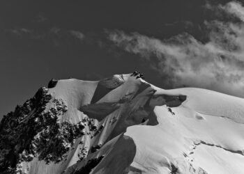 Blanc Contrast Shell Tee flat lay