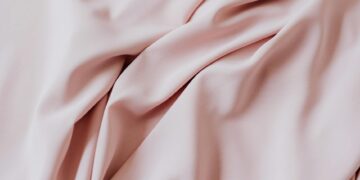 blush staple tee outfit