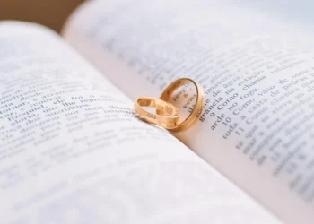 Brilliant Earth Men’s Wedding Bands: Style & Durability