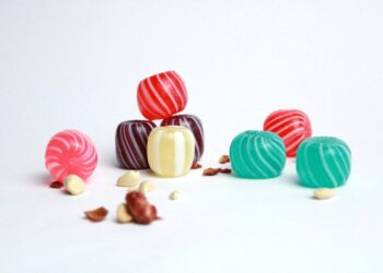 Candy Tall Signature T Shirt outfit