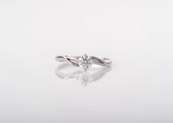 Pearls & Diamonds: Private Jewelry’s Secret Weapon