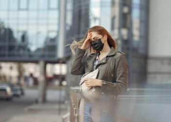 woman wearing black skirt