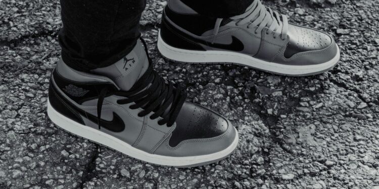 Air Jordan 1 vs Jordan 2 comparison