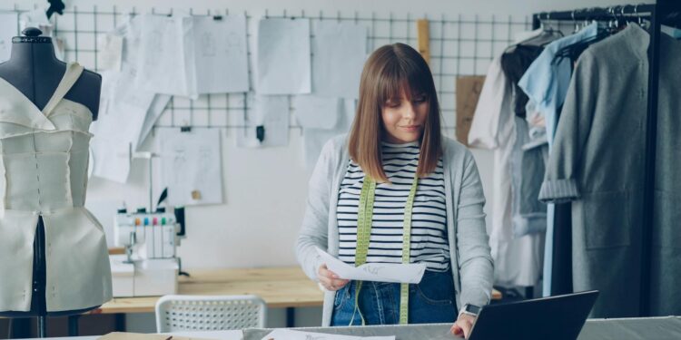 How to Become a Fashion Editor: A 2026 Career Guide