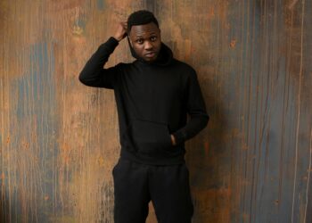 black sweatpants outfit