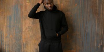 black sweatpants outfit
