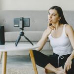 blogger promoting affiliate product