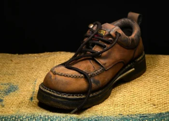 how to break in leather boots