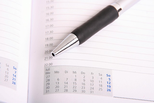 Calendar with time blocks marked for work, personal time, and relaxation