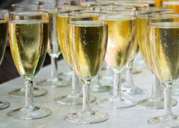 Casual Wedding Attire: Ideas for Groomsmen and Guests