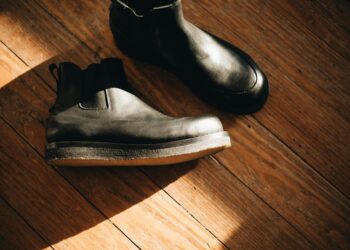 chelsea boots stretching