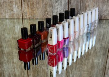 chic short nail designs