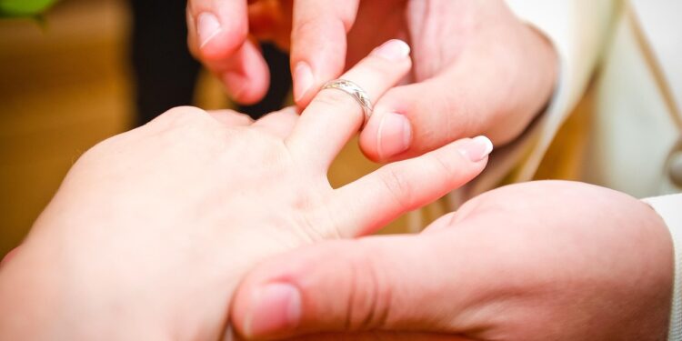 choosing engagement ring