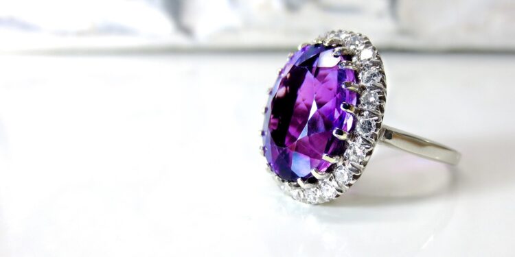 The Ultimate Guide to Choosing Fine Jewelry Metals in 2026