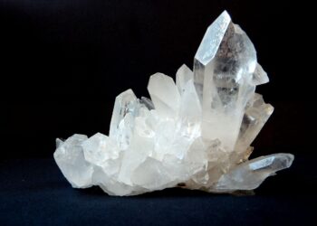 Choosing Gemstone Jewelry: Durability, Care, and Style Tips