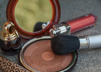chrome nail powder application