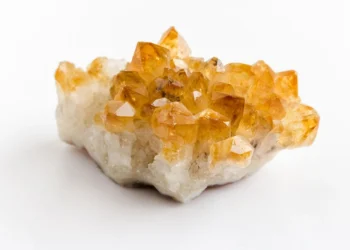 Crystal Healing vs. Gemstone Jewelry: Which is Right for You?