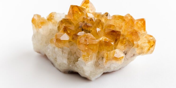Crystal Healing vs. Gemstone Jewelry: Which is Right for You?