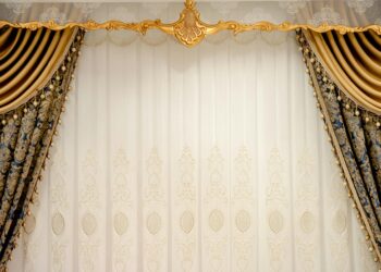 How to Cut Curtain Bangs at Home: A Beginner's Guide