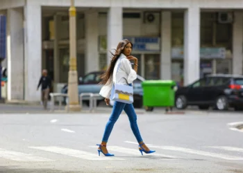 DIY Fashion: Customizing Your Clothes for a Unique Street Style