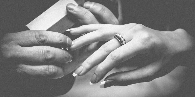 emerald cut engagement rings