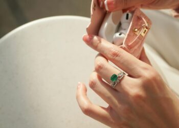 emerald vs princess cut diamond rings