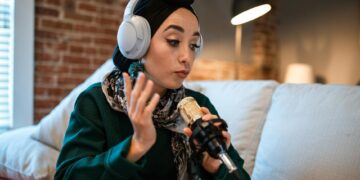 fashion podcast headphones