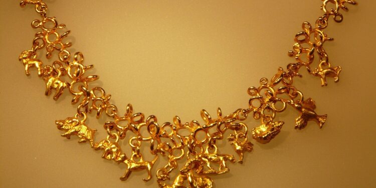 gold necklace women