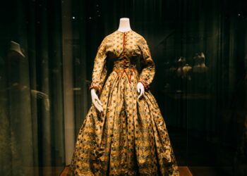Iconic Fashion Moments Documented: A Visual Guide