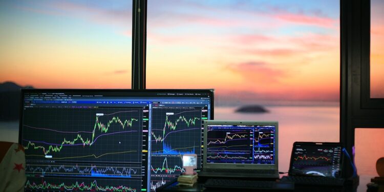 Investing in Gold Jewelry: Karats, Trends, and Market Insights for 2026