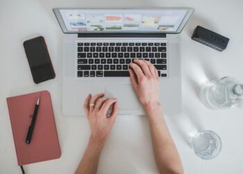 laptop with blogging interface