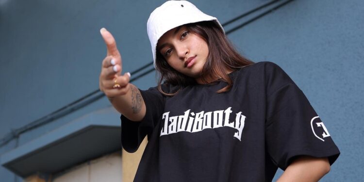 men wearing stylish oversized hoodie