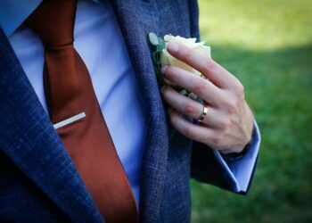 mens wedding band metals