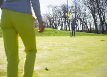 modern spikeless golf shoes