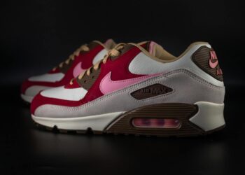 Nike Air Max 90 shoe