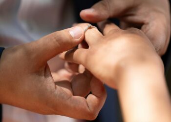 oval engagement ring styles 2026