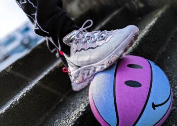 pink nikes