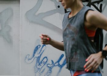 runner wearing a tank top