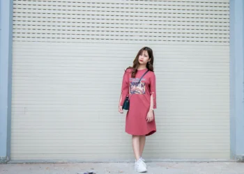 How to Style Dresses with Sneakers: 2026 Trends