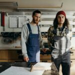 stylish carpenter pants outfit