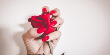 stylish press on nails