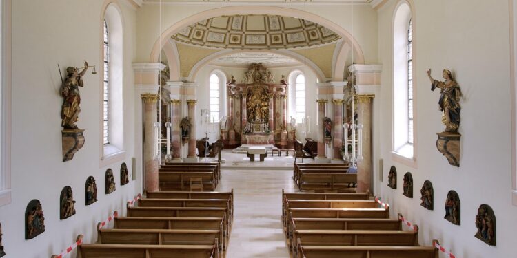 Visocchi Sestini wedding Naples church