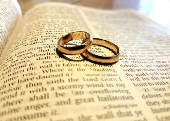 Wedding Band Width and Profile: Choosing Yours