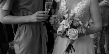 wedding guest outfit accessories