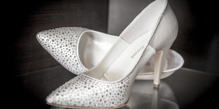 white heel shoes outfit