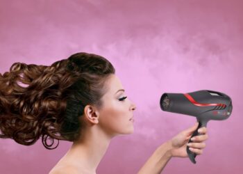 woman with heatless curls