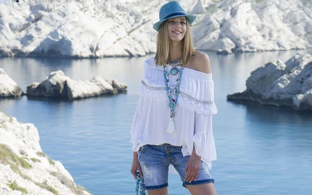 Women’s Jorts: The Guide to Styling and Wearing This Denim Staple