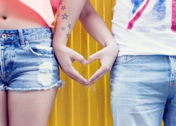 Women’s Jorts: The Guide to Styling and Wearing This Denim Staple
