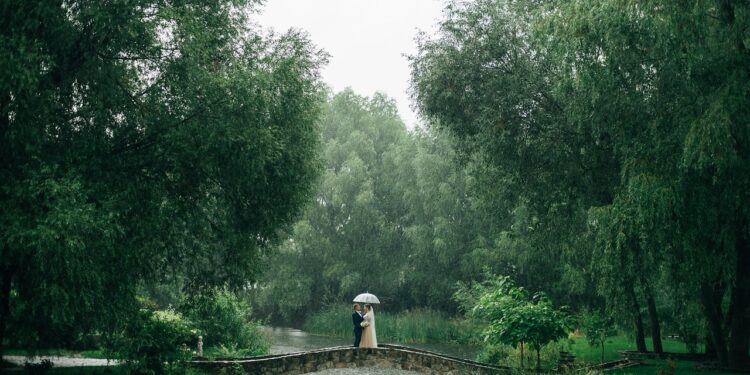 can you wear carhartt to wedding