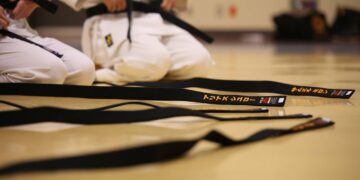 ysl belt close up